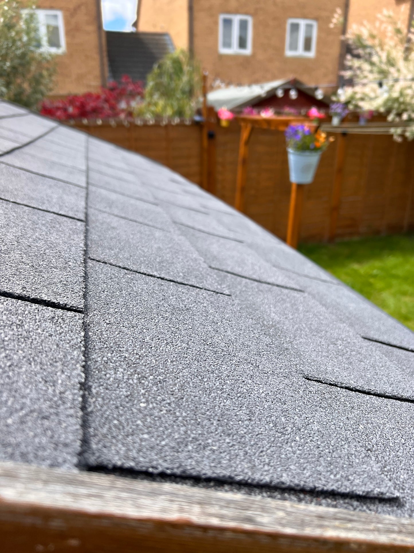 gray rectangular Bardoline roofing shingles – suitable for pitched roofs and cabins